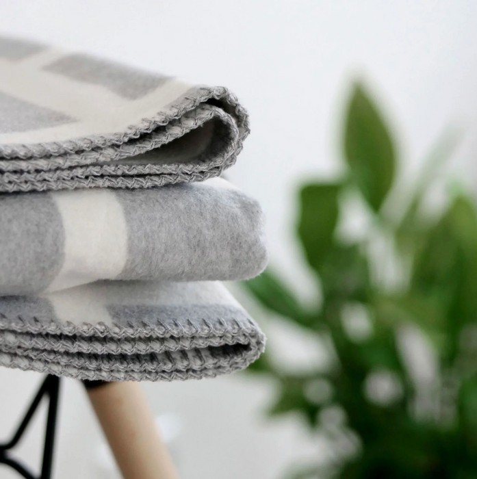 Kuscheldecke VERA grau